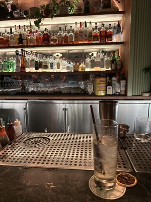 Bar April Jean by null