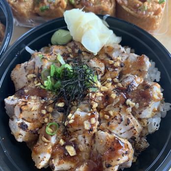 Mama Kim’s - Seared garlic ahi poke bowl - Poke Near Me - Honolulu, Hawaii Mama Kim’s - Seared garlic ahi poke bowl - Poke Near Me - Honolulu, Hawaii