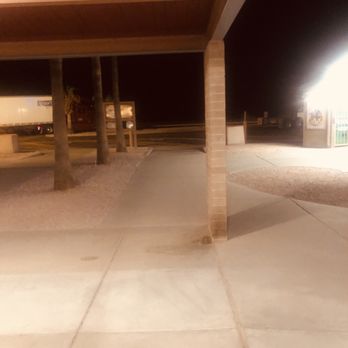 Sentinel Rest Area - Walkway to restrooms and vending machines - Rest Stops Near Me - Sentinel, Arizona
