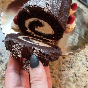 Half-Peach Bakery & Cafe - Desserts Near Me - Saint Matthews, Kentucky