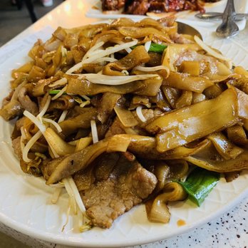 Tasty Garden - Beef Chow Fun with Soy Sauce - Asian Fusion Near Me - Irvine, California