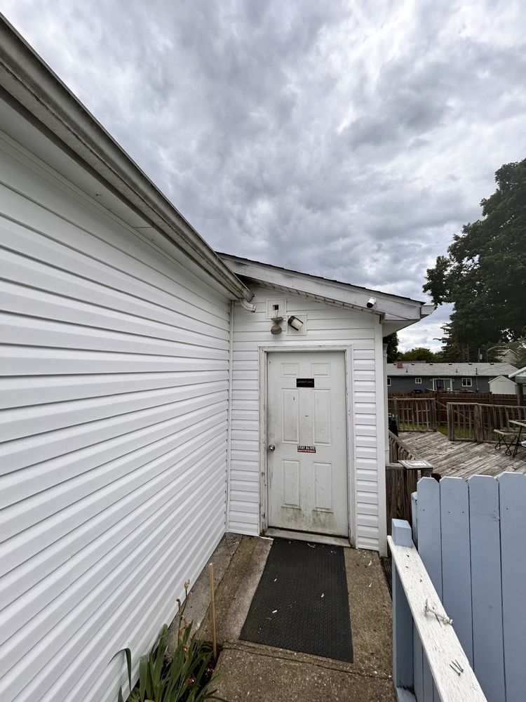 Slide of Moody Renovations