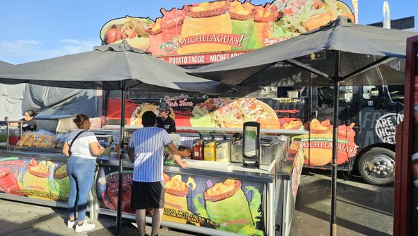 Santa Fe Springs Swap Meet by null