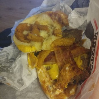 Carl's Jr - Fucked up my high, my taste buds, my whole mood. Garbage. Lucky I don't care bout money or I would have drove back. Smh - Burgers Near Me - North Highlands, California