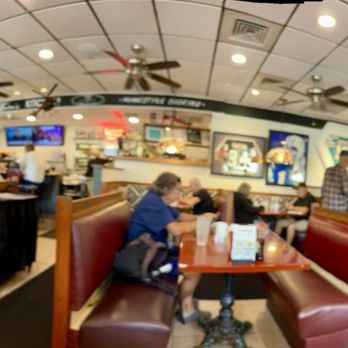 Mom's Kitchen - Inside - Diners Near Me - Fort Lauderdale, Florida Mom's Kitchen - Inside - Diners Near Me - Fort Lauderdale, Florida