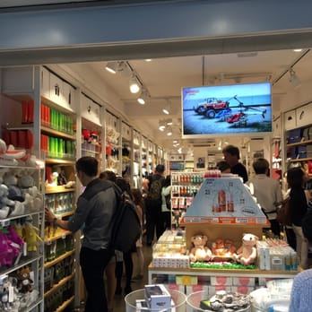 MINISO - Updated September 2025 - 旺角花園街171號, Hong Kong