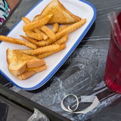 Hype Bar & Grill - Kids grilled cheese with fries