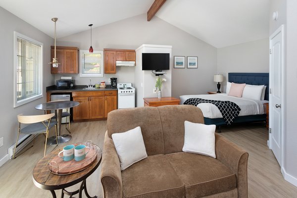 Inn at Haystack Rock by null