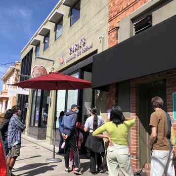Tara's Organic Ice Cream - Very popular ice cream shop as evidenced by the 25 minute line - Ice Cream & Frozen Yogurt Near Me - Berkeley, California Tara's Organic Ice Cream - Very popular ice cream shop as evidenced by the 25 minute line - Ice Cream & Frozen Yogurt Near Me - Berkeley, California