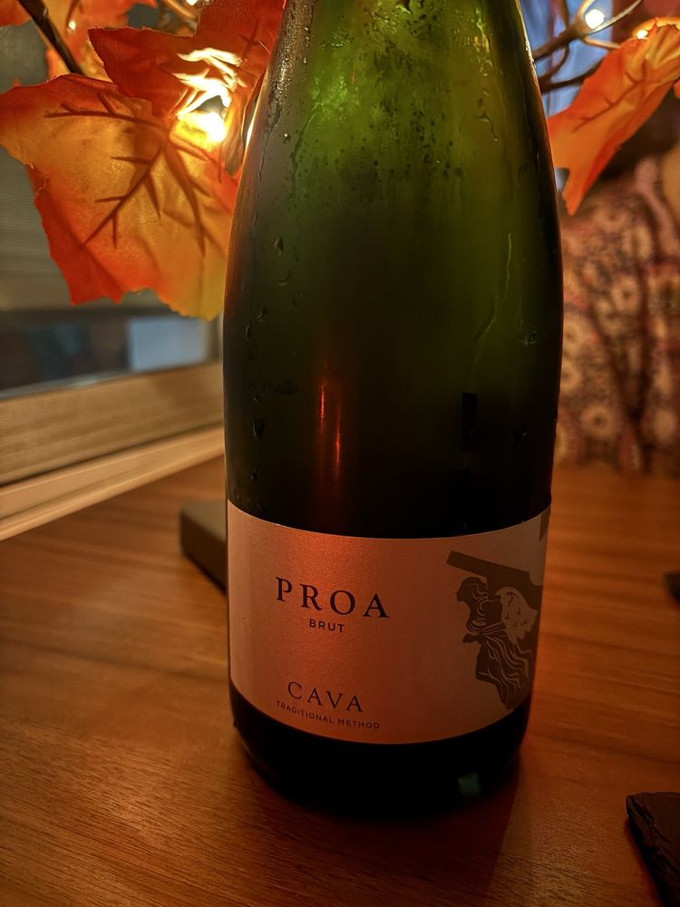 Mariposa Bakery & Wine Bar Logo