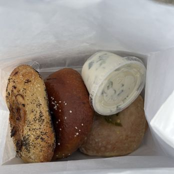 Luca Bagel - Sourdough Poppy & Onion Bialy, Pretzel Bagel, Cheddar Serrano Bagel, Scallion Schmear 4oz - Bagels Near Me - Kansas City, Missouri Luca Bagel - Sourdough Poppy & Onion Bialy, Pretzel Bagel, Cheddar Serrano Bagel, Scallion Schmear 4oz - Bagels Near Me - Kansas City, Missouri