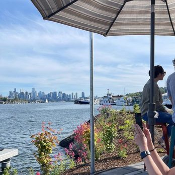 Bowriders Grill - Views! - American Near Me - Seattle, Washington