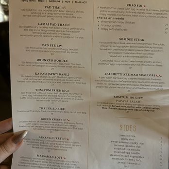 Som Dee Thai Kitchen & Bar - Menu - Thai Near Me - Denver, Colorado