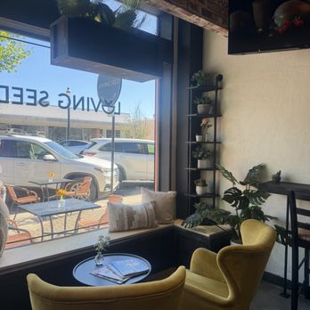Loving Seed - Seating area - Acai Bowls Near Me - Clovis, California