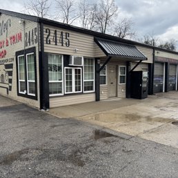 Exterior photo of Kelley's Auto Body & Trim Shop - Covington, Kentucky Exterior photo of Kelley's Auto Body & Trim Shop - Covington, Kentucky