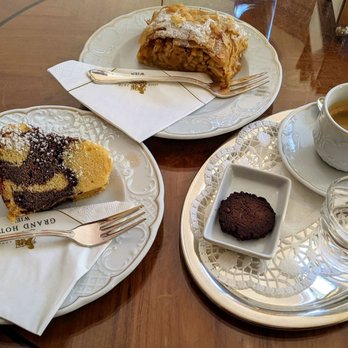 Grand Hotel Wien - 03/13/22 Rosengarten: Espresso, Chocolate Cookie, Apfelstrudel, Grand Gugelhupf - Hotels Near Me - Vienna, 9