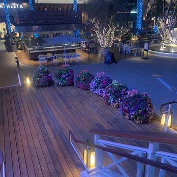 2ND & PCH - Shopping Centers Near Me - Long Beach, California
