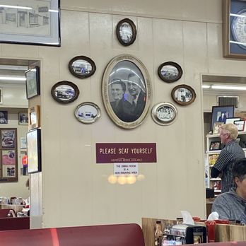 McClard's Bar-B-Q - Lots of cute memorabilia from the family history and celebrity visitors - Barbeque Near Me - Hot Springs, Arkansas McClard's Bar-B-Q - Lots of cute memorabilia from the family history and celebrity visitors - Barbeque Near Me - Hot Springs, Arkansas