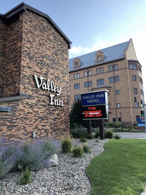 Valley Inn Hotel by null