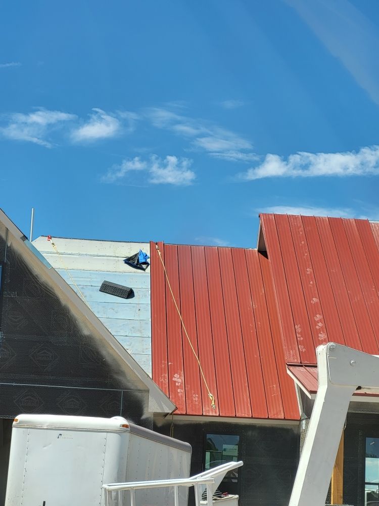 Slide of G&V Roofing