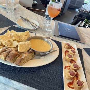 Jula’s on the Potomac - Crab dip, Wagyu Piggies n a Biscuit, and the Gran Paranismo - Breakfast & Brunch Near Me - Alexandria, Virginia Jula’s on the Potomac - Crab dip, Wagyu Piggies n a Biscuit, and the Gran Paranismo - Breakfast & Brunch Near Me - Alexandria, Virginia