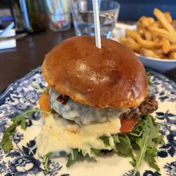Le 46 - Hamburger & fries