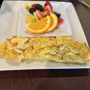 Brunch - Denver omelette (no ham). Upgraded to fruit as side. NOT worth the extra $2.... - Breakfast & Brunch Near Me - Brookfield, Wisconsin