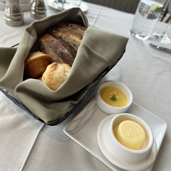 Auberge du Soleil - Bread - Hotels Near Me - Rutherford, California Auberge du Soleil - Bread - Hotels Near Me - Rutherford, California