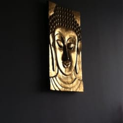 Rama - Beautiful artwork surround restaurant - all from Thailand ! The bar area wood carving is done by Michael himself