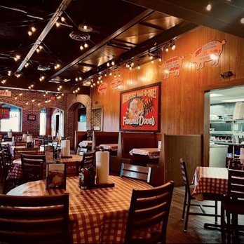 Famous Dave's Bar-B-Que - Dining Room - Barbeque Near Me - Novi, Michigan Famous Dave's Bar-B-Que - Dining Room - Barbeque Near Me - Novi, Michigan