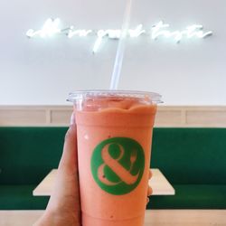 Crisp & Green - Strawberry smoothie