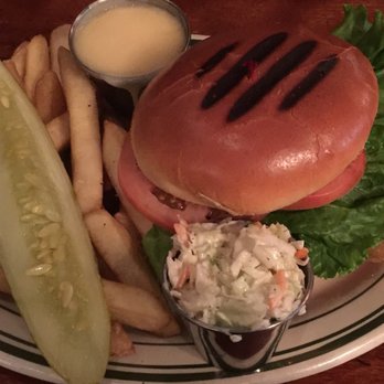 Dubliner Restaurant & Pub - Chicken sandwich - Irish Near Me - Washington, DC, District of Columbia