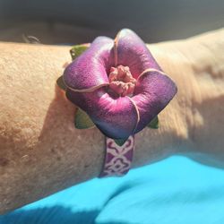 Vintage Alley - Lovely leather flower bracelet. Good variety to choose from and less than $20!