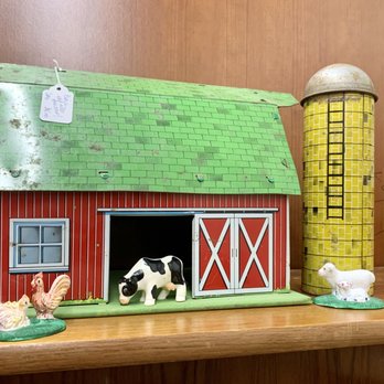 Atomic Antiques - Antiques Near Me - Madison, Wisconsin