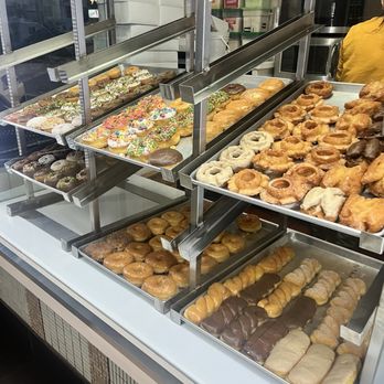 City Donut - Donuts late Sunday night still a good selection - Donuts Near Me - Newport Beach, California City Donut - Donuts late Sunday night still a good selection - Donuts Near Me - Newport Beach, California