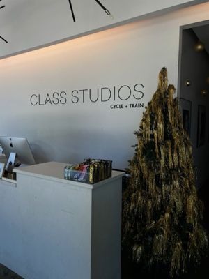 Class Studios by null