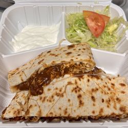 Mole quesadilla de pollo