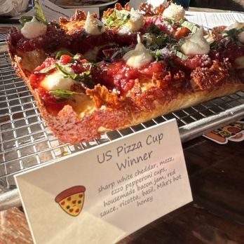 Paulie Gee's Logan Square - Pizza Near Me - Chicago, Illinois Paulie Gee's Logan Square - Pizza Near Me - Chicago, Illinois