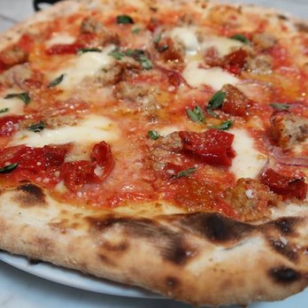 Bruciato - Polpettine e fontina- (pomodoro, meatballs, shaved onion, Mama Lil's peppers, fontina, mozzarella, garlic) - Pizza Near Me - Bainbridge Island, Washington