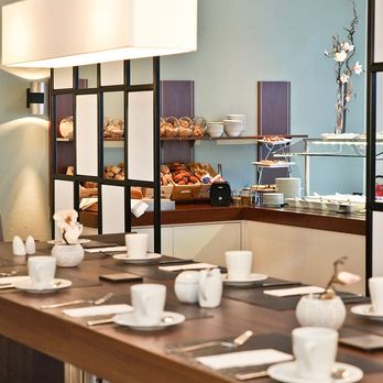 Courtyard by Marriott Dresden - Frühstück in stephans restaurant - Hotels Near Me - Dresden, SN