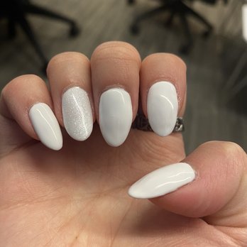 Iris Nail Spa - Again, lumpy and uneven nails with bubbles - Nail Salons Near Me - Newton, Massachusetts