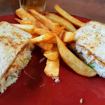 Linn's Restaurant - Dungeness Crab Melt - American Near Me - Cambria, California