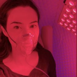 The Graivier Center - Hyperbaric oxygen with red light