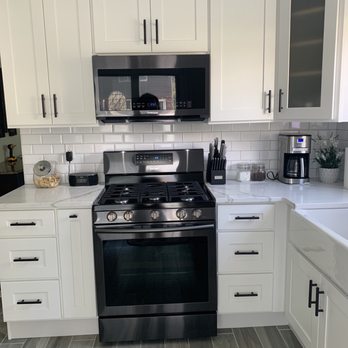 Innovation Kitchen & Bath - Soft closing cabinets and also supplied handles. - Kitchen & Bath Near Me - Staten Island, New York Innovation Kitchen & Bath - Soft closing cabinets and also supplied handles. - Kitchen & Bath Near Me - Staten Island, New York