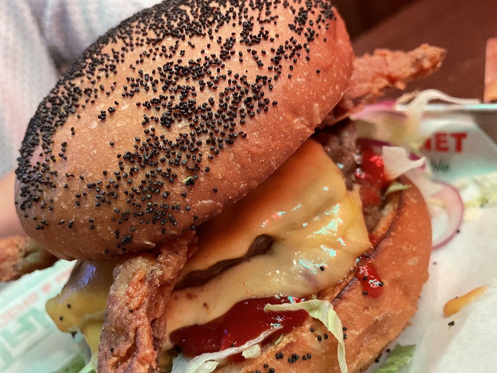 JAKES BURGERS AND BEER Updated October 2024 229 Photos & 407