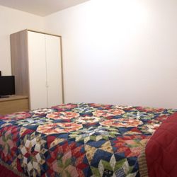 Shell Crest Motel