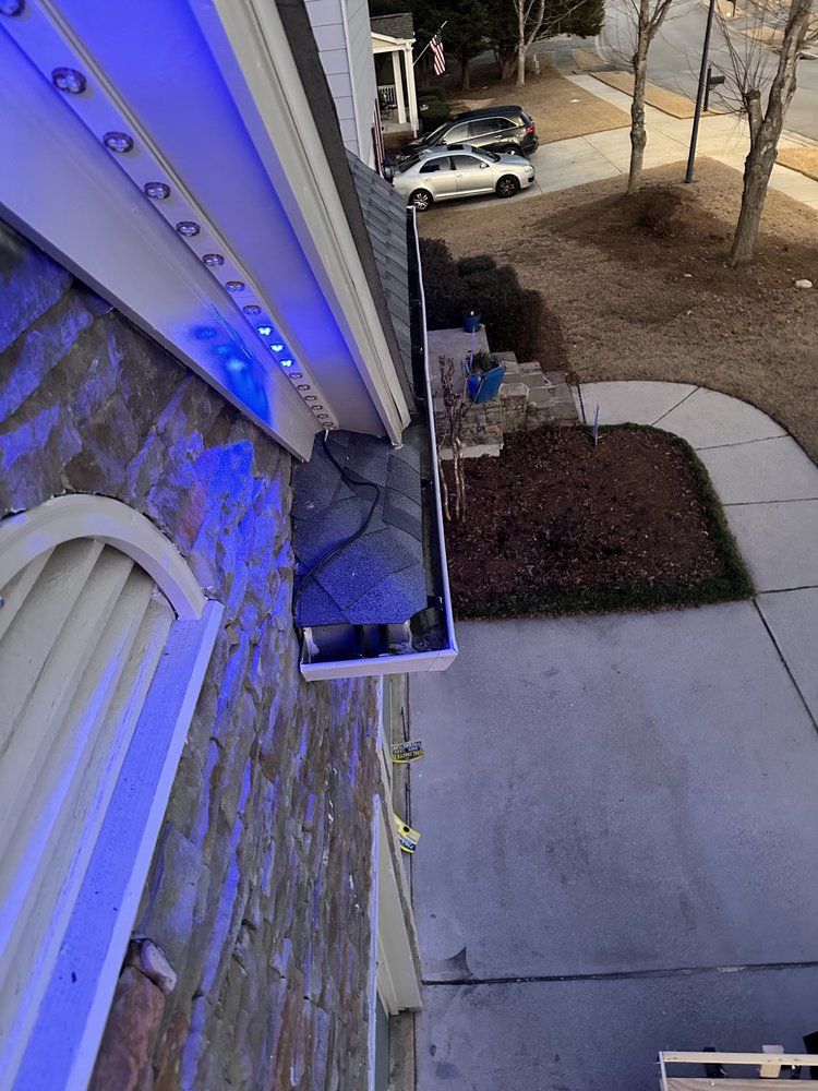 Slide of Ale’s Roofing