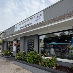45th Parallel Cafe
