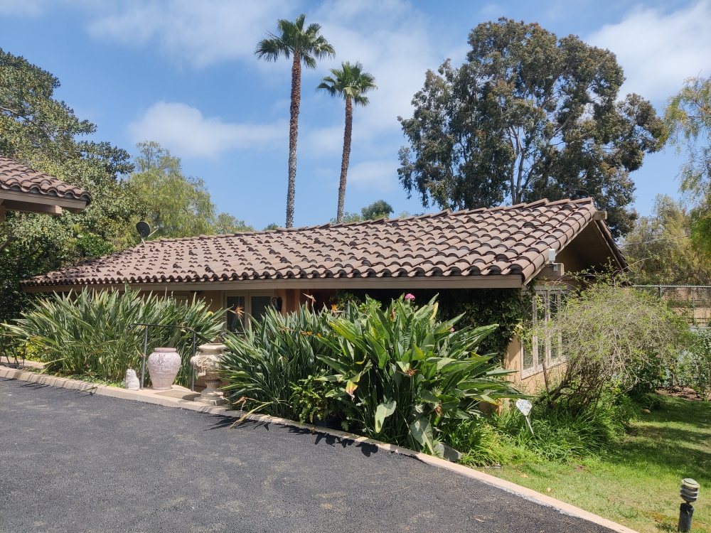 Slide of Sustaita Roofing