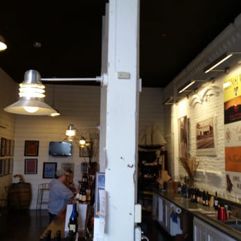 Hudson Street Wineries - Wine Tasting Room Near Me - Healdsburg, California Hudson Street Wineries - Wine Tasting Room Near Me - Healdsburg, California